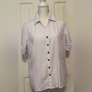 Dressbarn White/Black Polka dot V neck collared Button down business wear Blouse